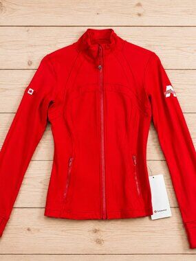 Collectors Lululemon Define Jacket Nulu Team Canada Red Full Zip Womens 6 NWT